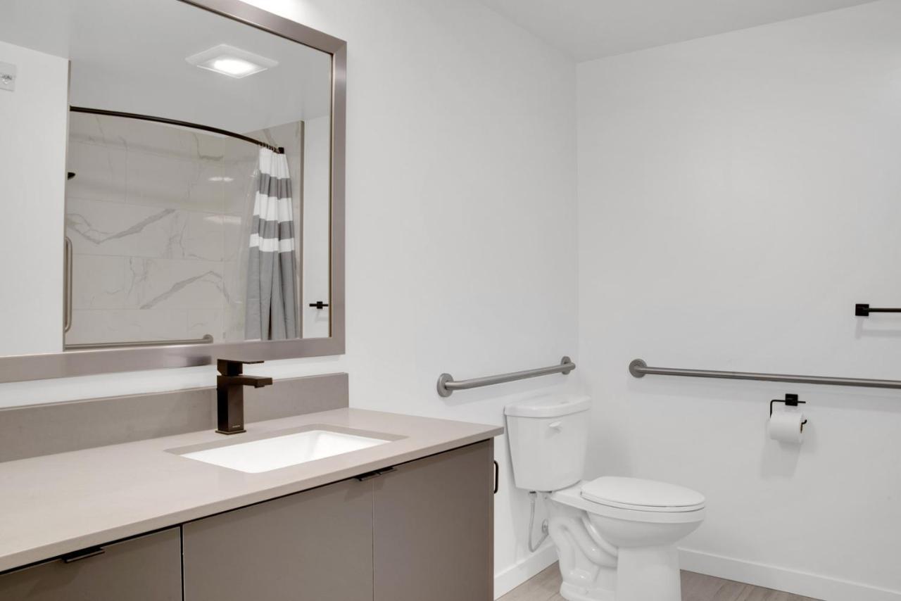 First Hill 1br W Gym Coworking Sea-441